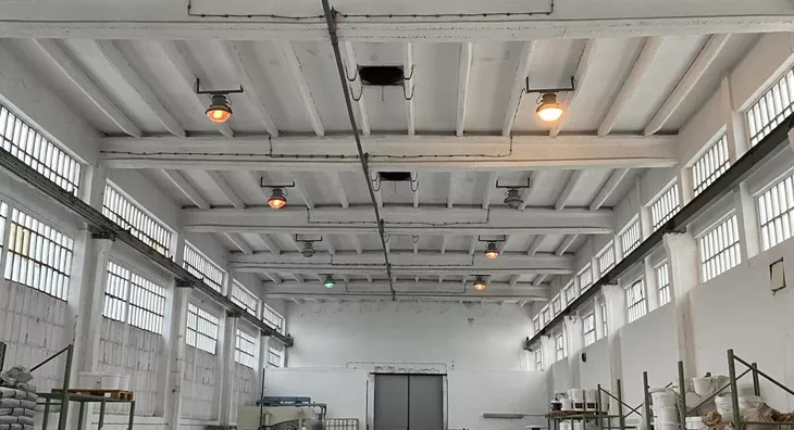 Poslovna zgrada | 4zida