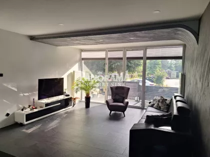 Pere Todorovića | 4zida.rs