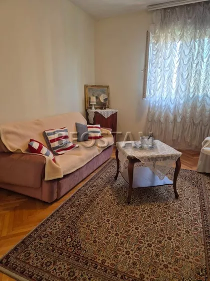 Prvomajska | 4zida.rs