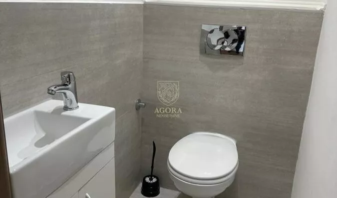 Četvoroiposoban stan | 4zida