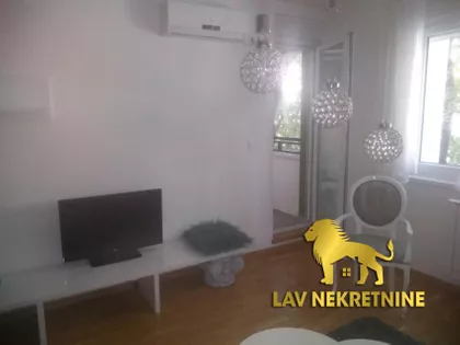 ŠUMADIJSKA | 4zida.rs