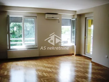 Lipov Lad | 4zida.rs