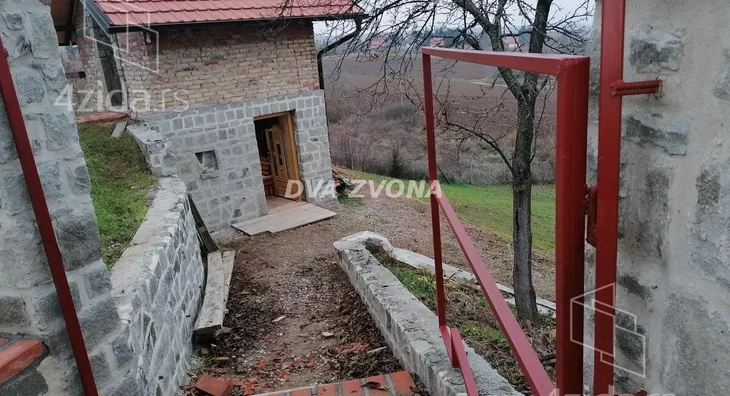 Plac | 4zida