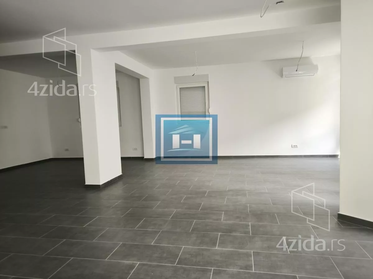 Šestosoban stan | 4zida