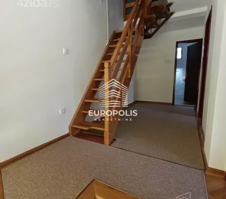 5-etažna kuća | 4zida