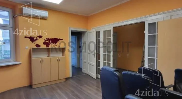 Četvoroiposoban stan | 4zida