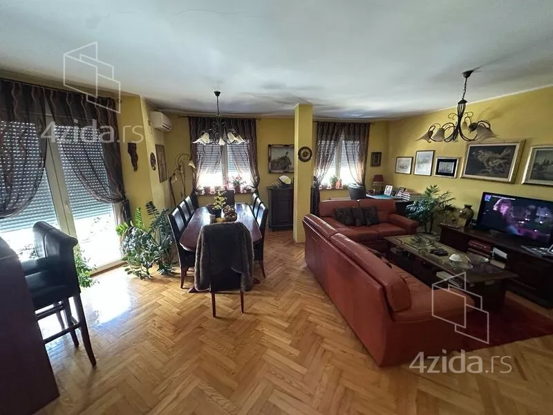 Četvorosoban stan | 4zida