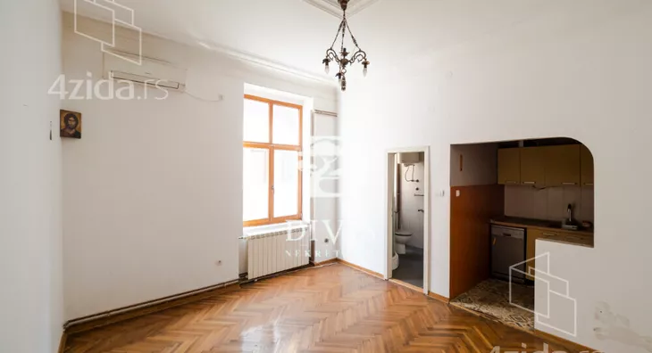 Četvoroiposoban stan | 4zida