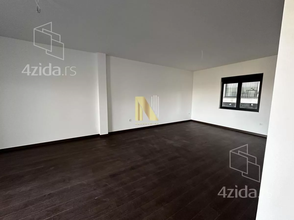 Petosoban stan | 4zida