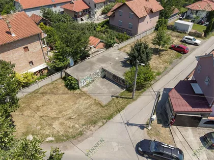 Justina Popovića | 4zida.rs