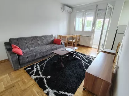 Ugrinovački put | 4zida.rs