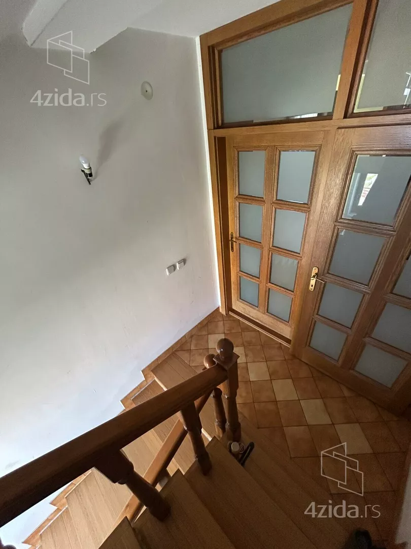 4-etažna kuća | 4zida