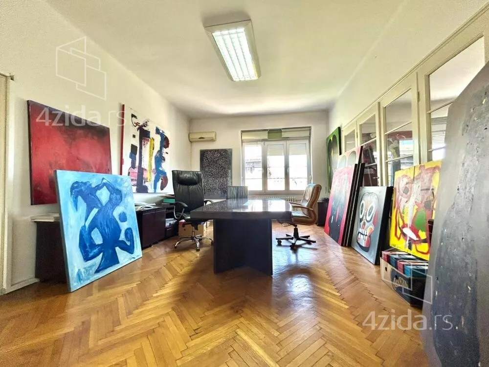 Četvoroiposoban stan | 4zida