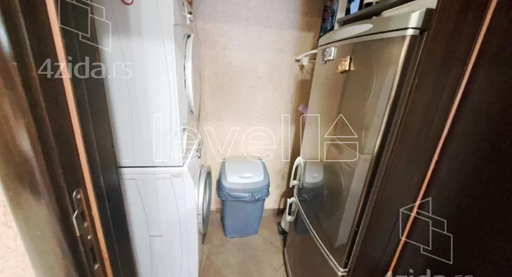 Petosoban stan | 4zida