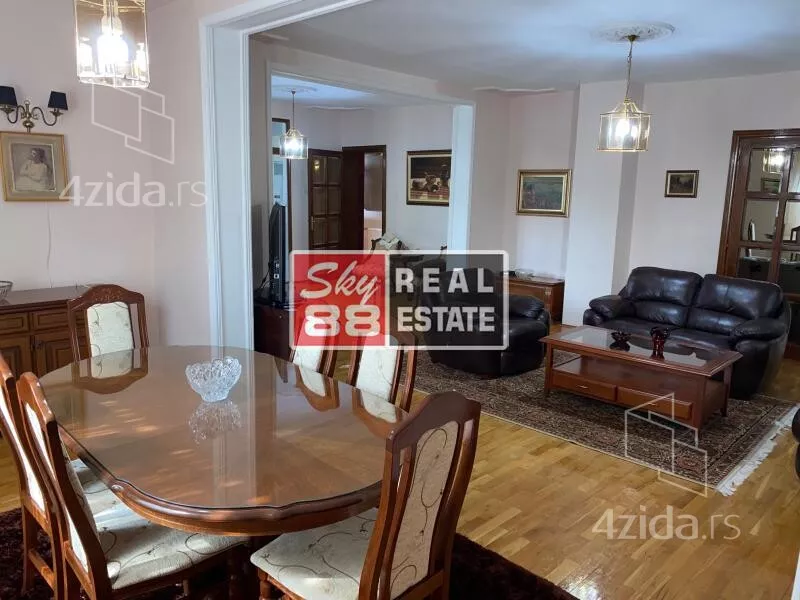 Šestosoban stan | 4zida