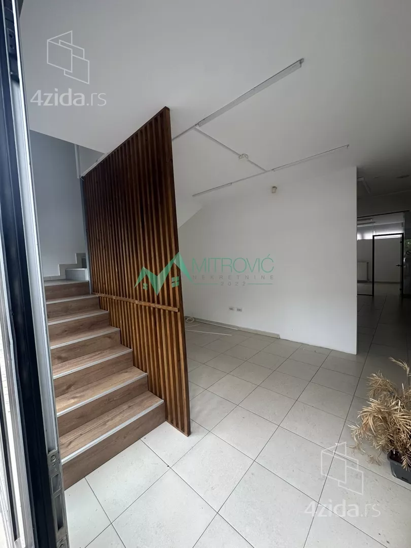 Lokal za izdavanje, Бульвар Европы, 1.100€, 95m² — фото