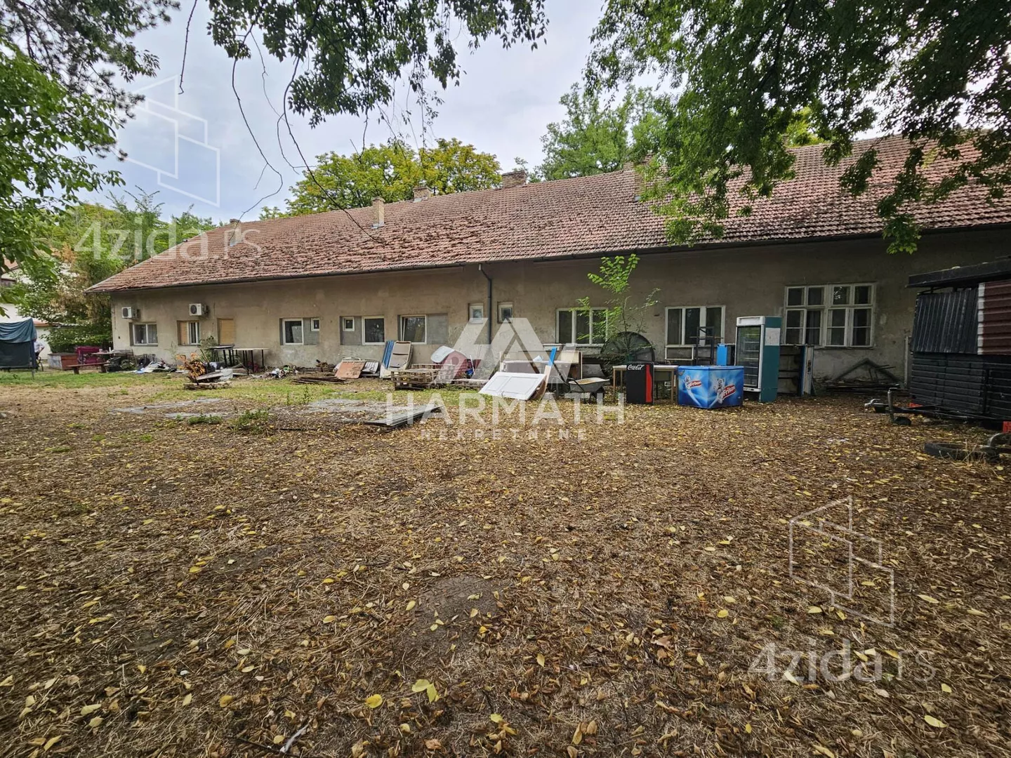 Poslovna zgrada | 4zida
