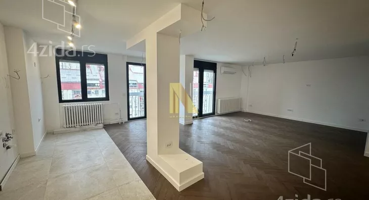 Četvoroiposoban stan | 4zida