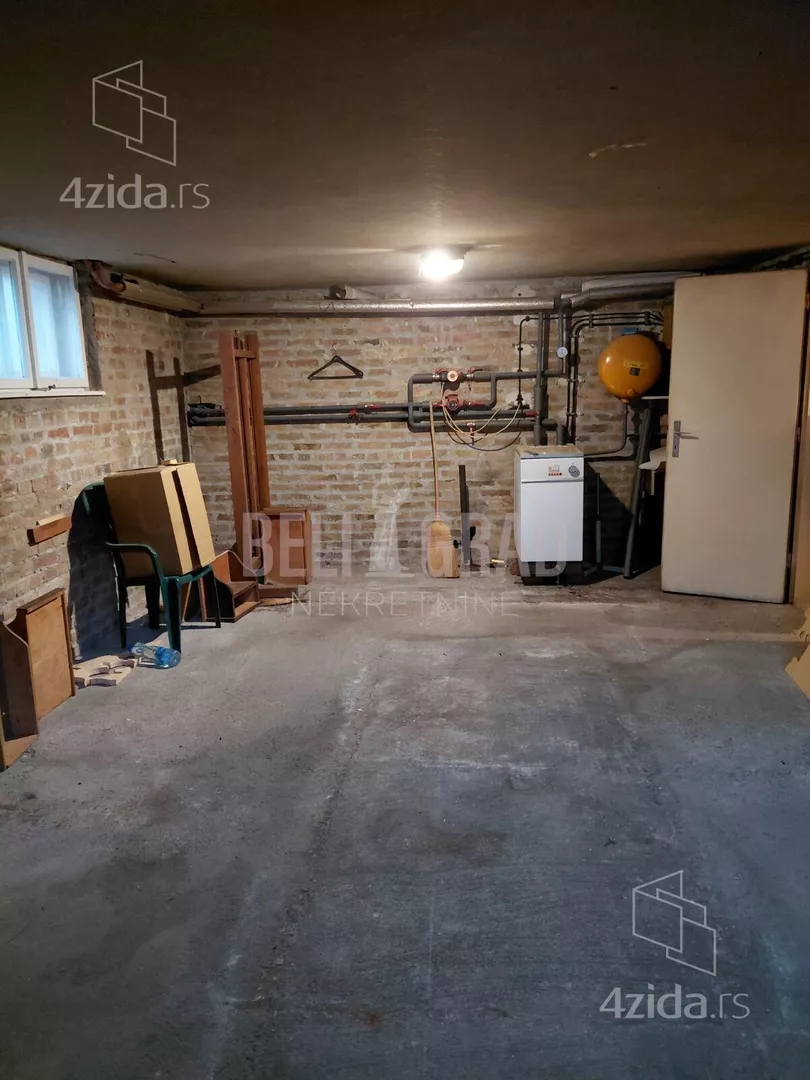 Devetosoban stan | 4zida