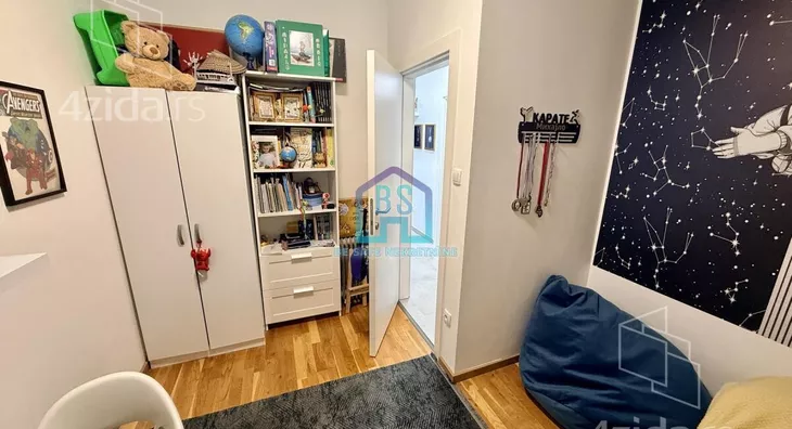 Troiposoban stan | 4zida