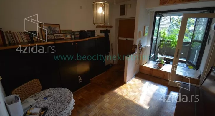 Šestosoban stan | 4zida