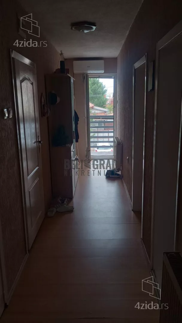 Šestosoban stan | 4zida