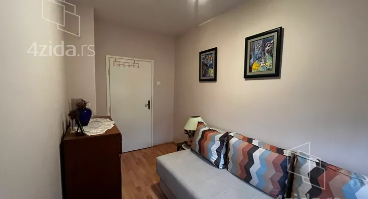 Šestosoban stan | 4zida