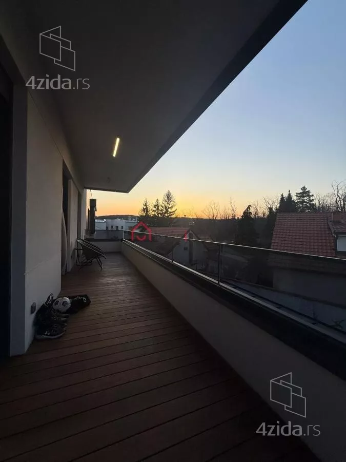 Petosoban stan | 4zida