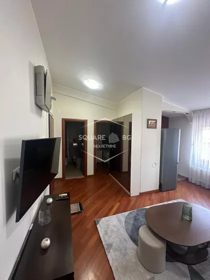 Jovana Ćirilova | 4zida.rs