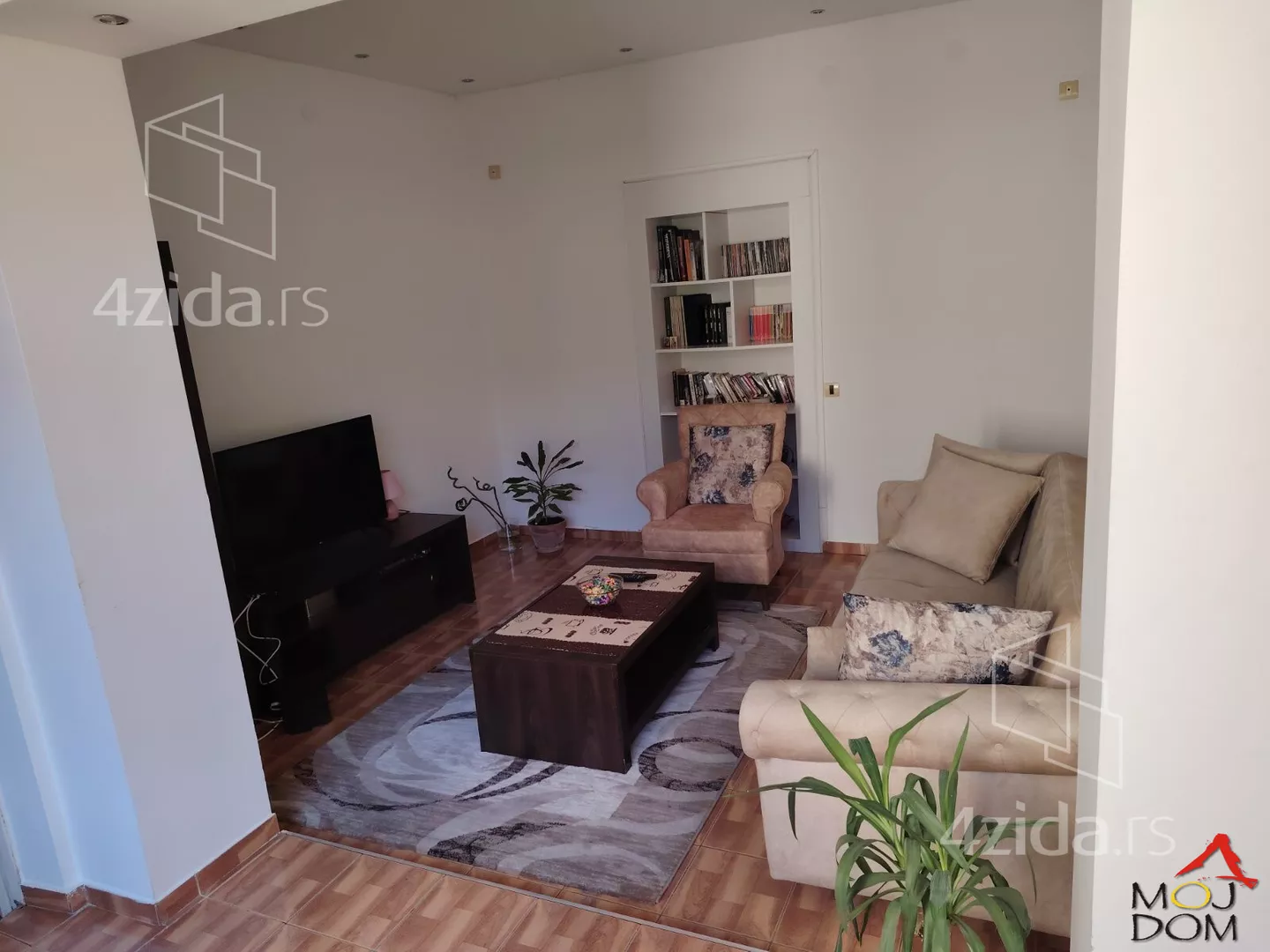 Četvoroiposoban stan | 4zida