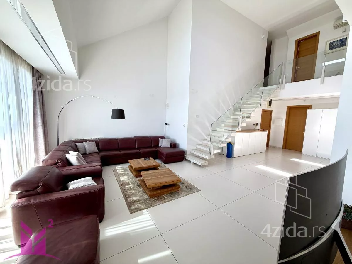 Sedmosoban stan | 4zida