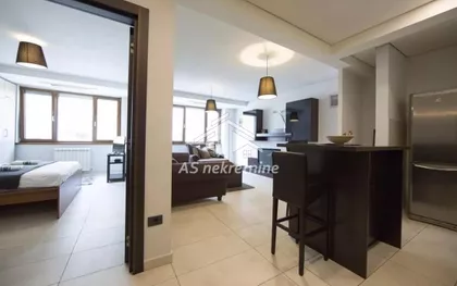 Crveni Krst Vračar | 4zida.rs