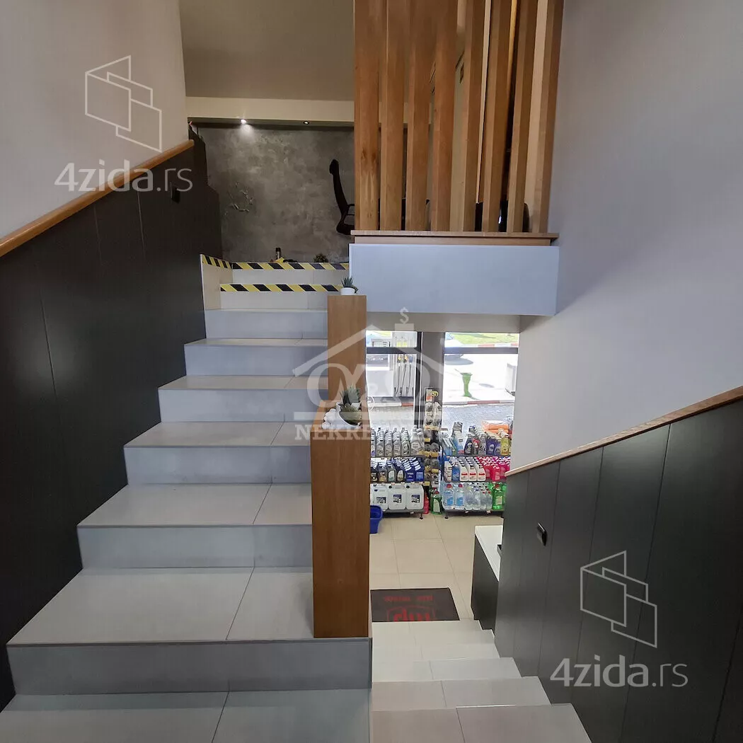 Poslovna zgrada | 4zida