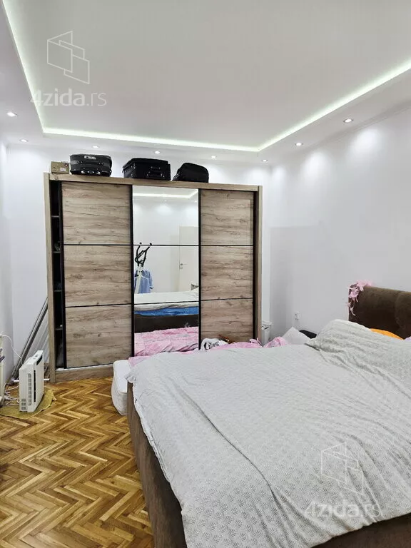 5-etažna kuća | 4zida