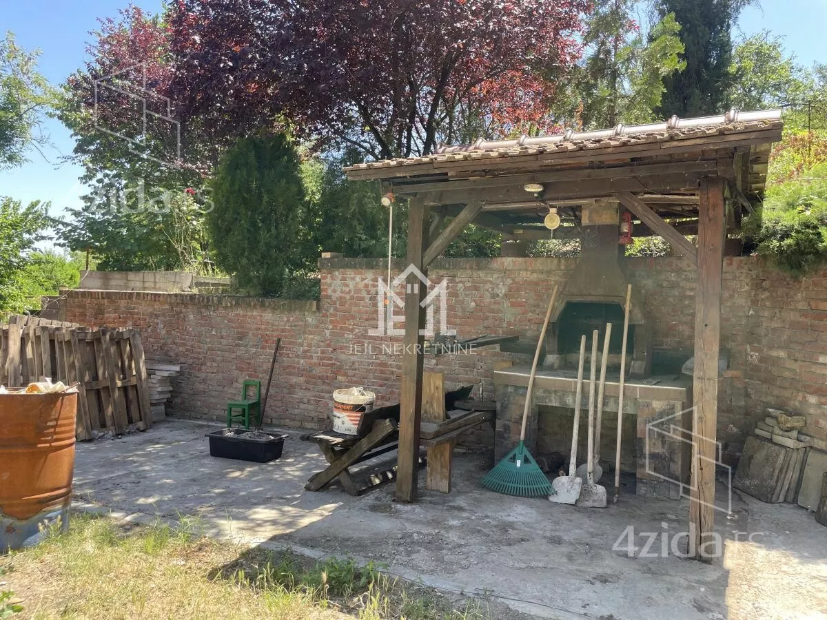 Plac | 4zida
