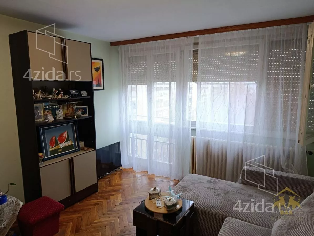 Troiposoban stan | 4zida