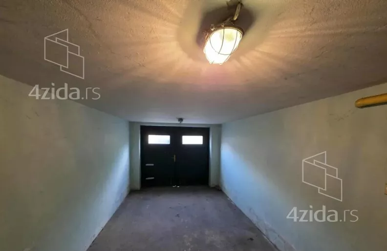 Garaža | 4zida