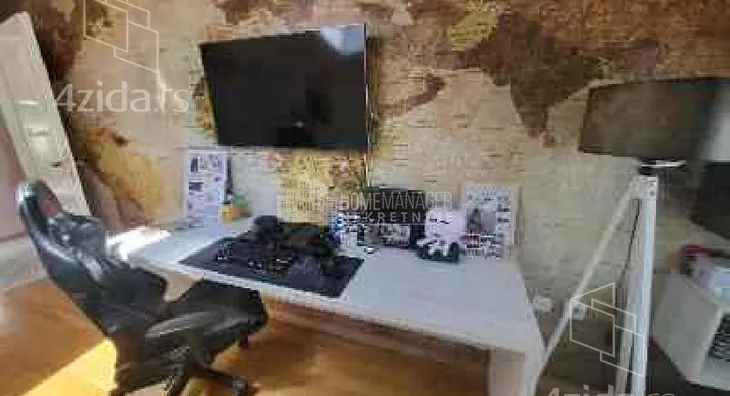 Četvoroiposoban stan | 4zida