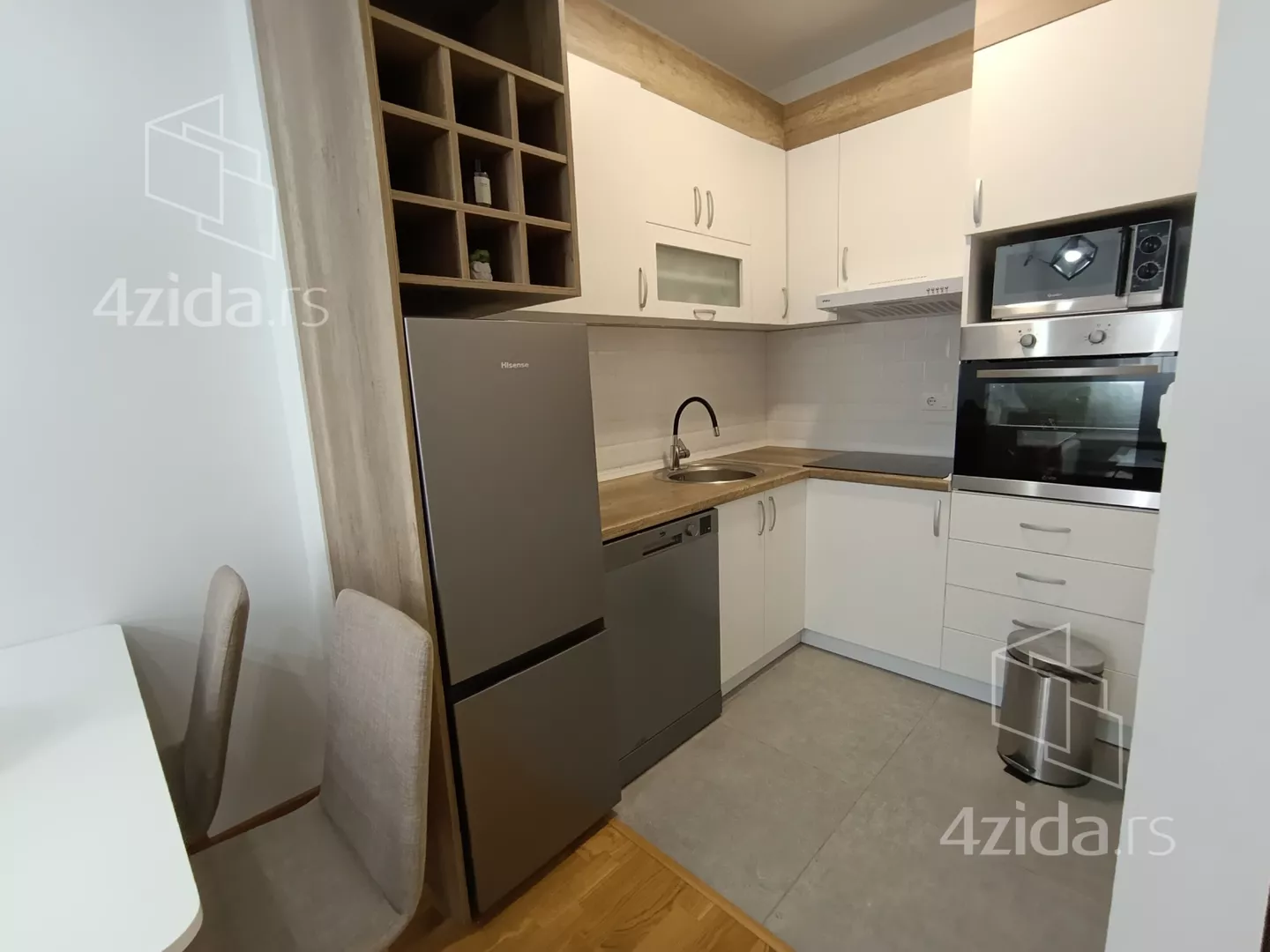 Jednoiposoban stan | 4zida