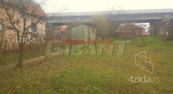 Plac | 4zida