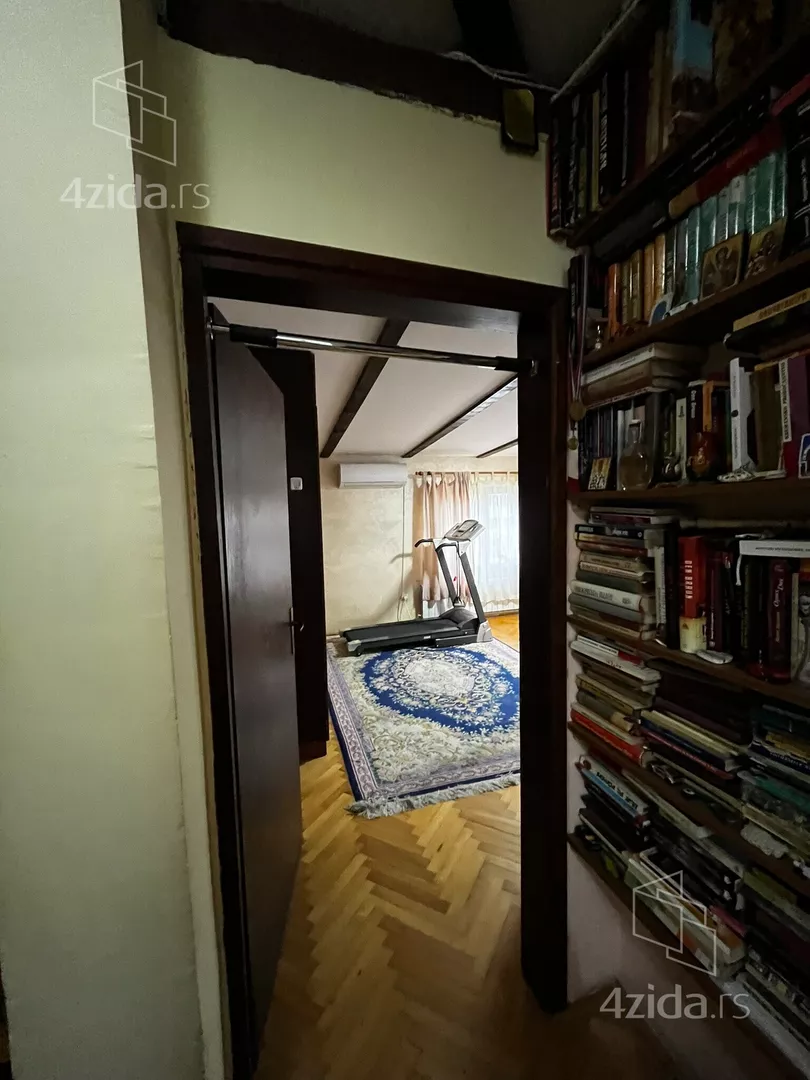 Šestosoban stan | 4zida