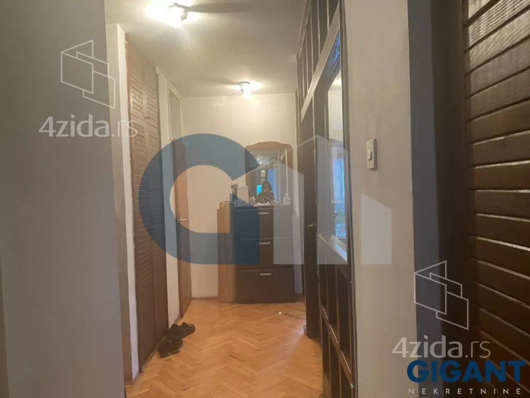 Četvoroiposoban stan | 4zida