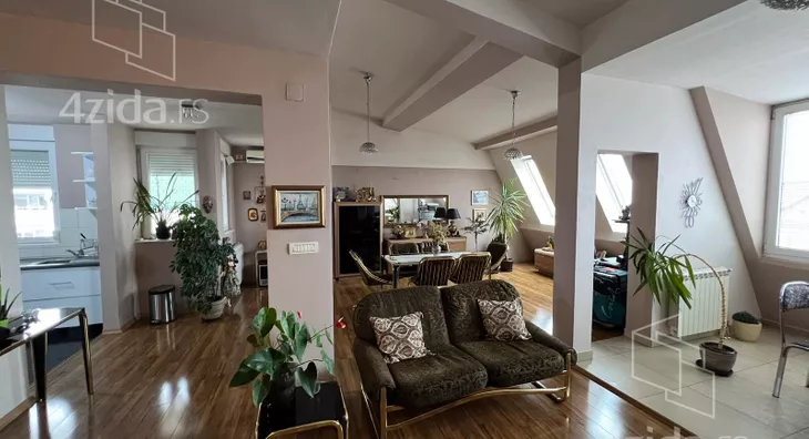 Četvoroiposoban stan | 4zida