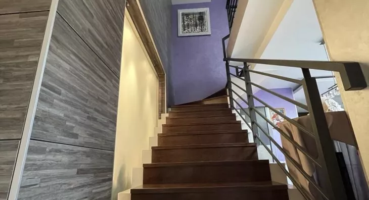 Šestosoban stan | 4zida