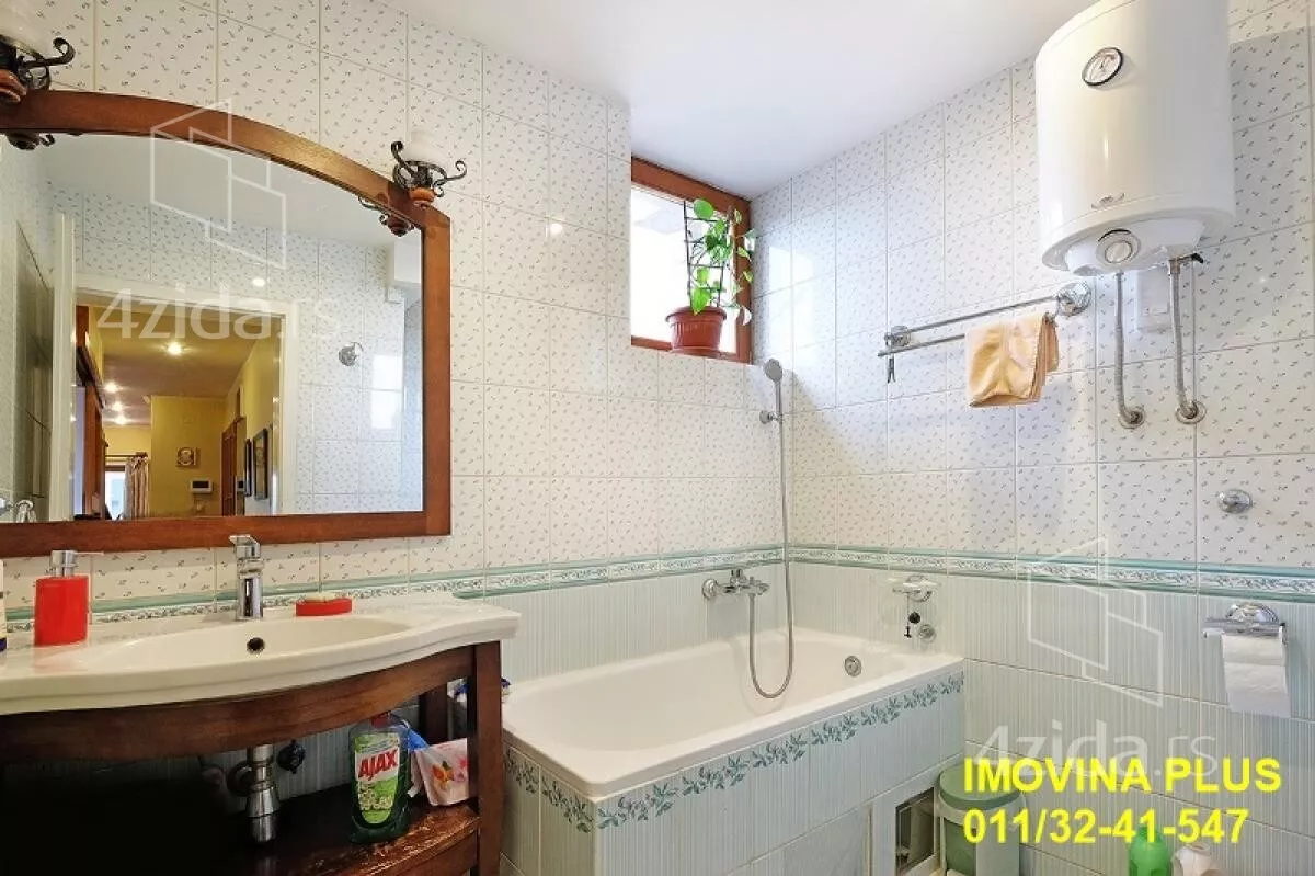 Šestosoban stan | 4zida