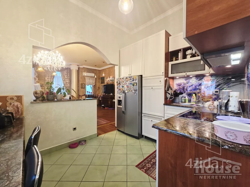 Petosoban stan | 4zida