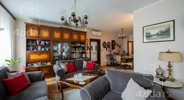 Troiposoban stan | 4zida