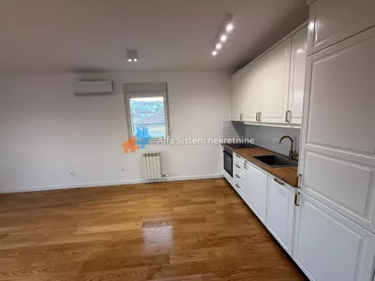 Autokomanda | 4zida.rs