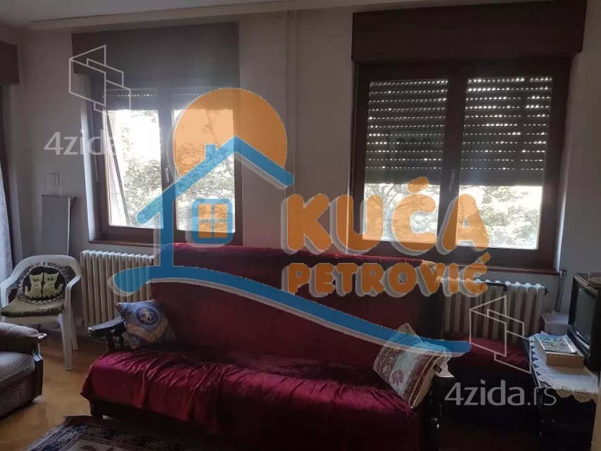 Troiposoban stan | 4zida