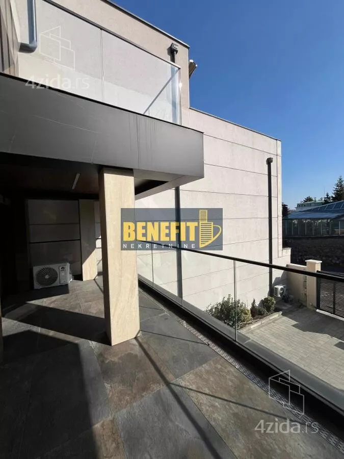 Poslovna zgrada | 4zida